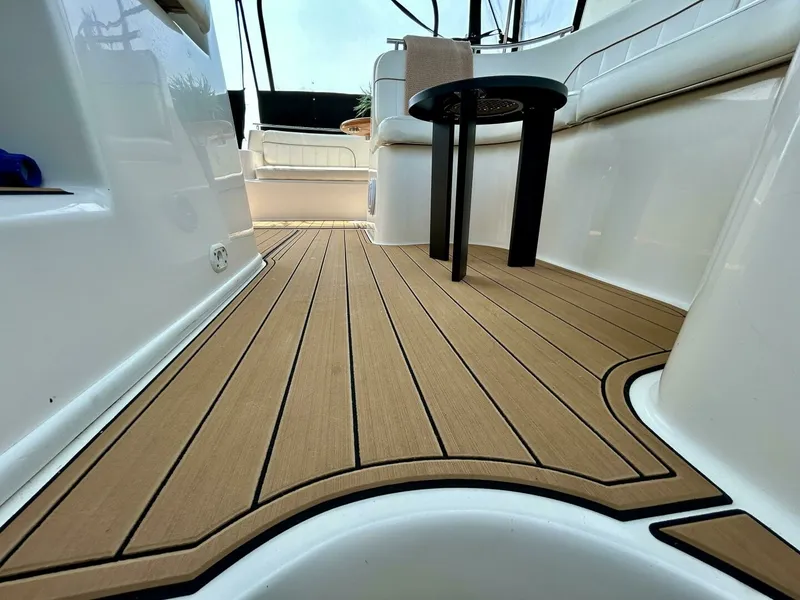 Slide: The Image of 2003 Rinker 310 Fiesta Vee 31 - 7826474