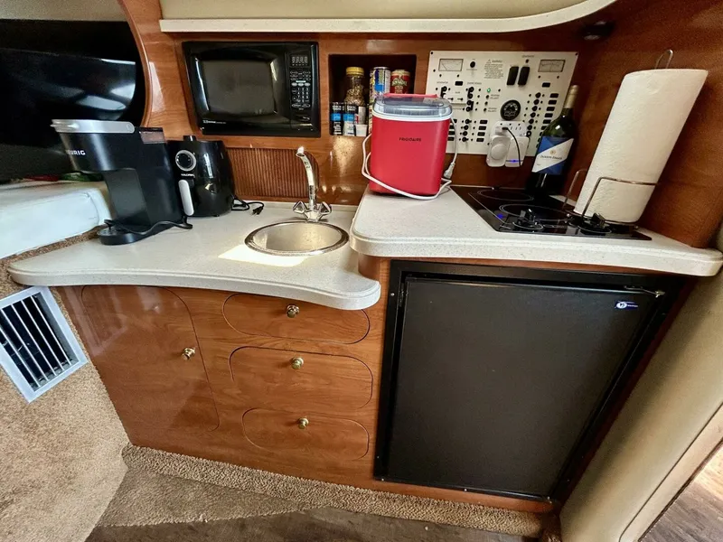 Slide: The Image of 2003 Rinker 310 Fiesta Vee 31 - 7826479