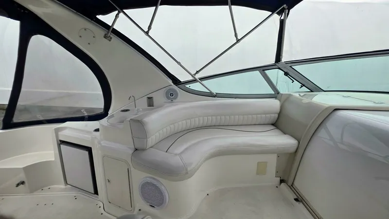 Slide: The Image of 1999 Cruisers Yachts 3375 Esprit 33 - 7826496