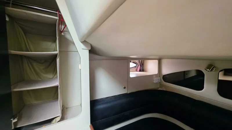 Slide: The Image of 1999 Cruisers Yachts 3375 Esprit 33 - 7826519
