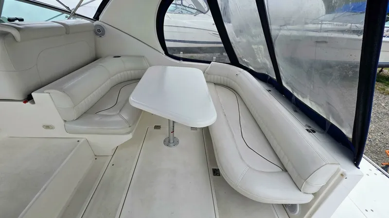 Slide: The Image of 1999 Cruisers Yachts 3375 Esprit 33 - 7826492