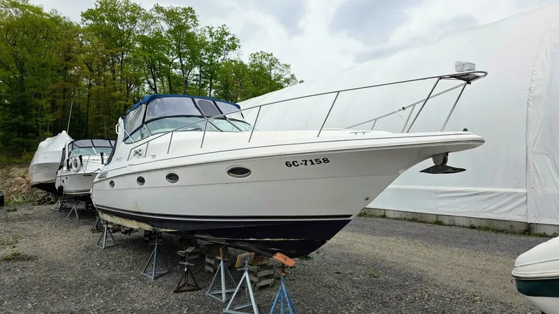 Slide: The Image of 1999 Cruisers Yachts 3375 Esprit 33 - 7826486