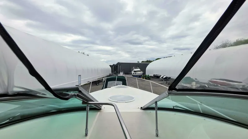 Slide: The Image of 1999 Cruisers Yachts 3375 Esprit 33 - 7826503