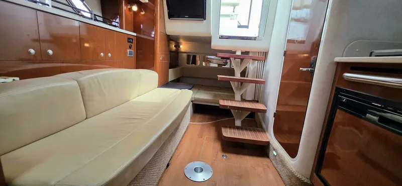 Slide: The Image of 2009 Sea Ray 310 Sundancer 31 - 7826552