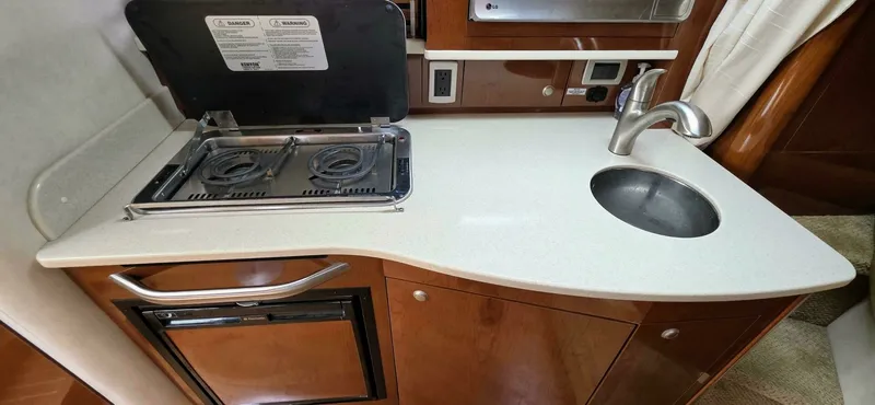 Slide: The Image of 2009 Sea Ray 310 Sundancer 31 - 7826547