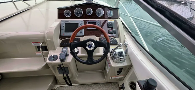 Slide: The Image of 2009 Sea Ray 310 Sundancer 31 - 7826538