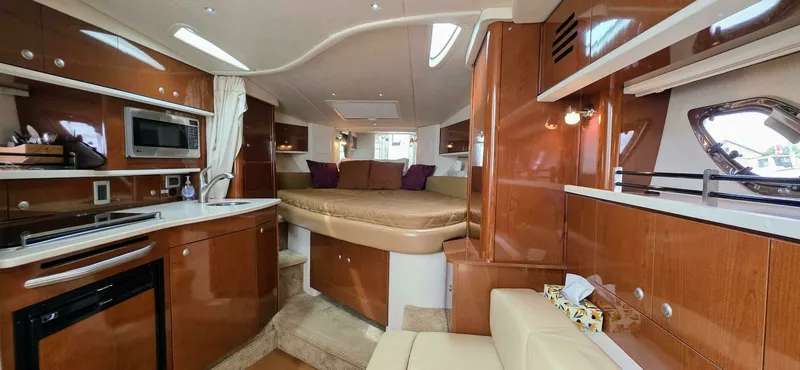 Slide: The Image of 2009 Sea Ray 310 Sundancer 31 - 7826543