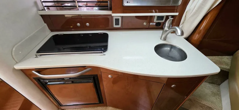 Slide: The Image of 2009 Sea Ray 310 Sundancer 31 - 7826546