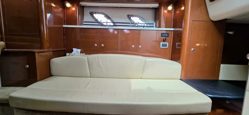 Slide: The Image of 2009 Sea Ray 310 Sundancer 31 - 7826545