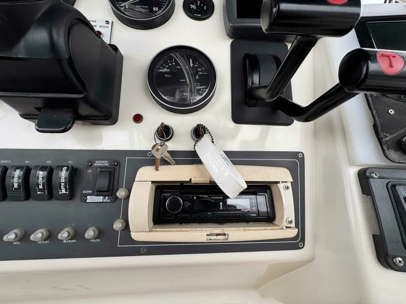 Slide: The Image of 1997 Silverton 352 Motor Yacht 35 - 7826617