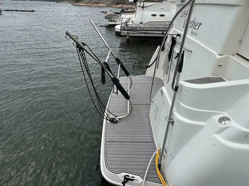 Slide: The Image of 1997 Silverton 352 Motor Yacht 35 - 7826607