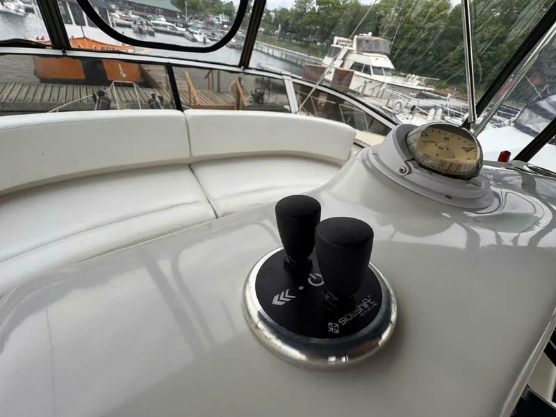 Slide: The Image of 1997 Silverton 352 Motor Yacht 35 - 7826618
