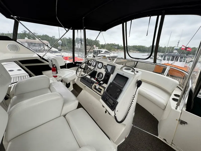 Slide: The Image of 1997 Silverton 352 Motor Yacht 35 - 7826609