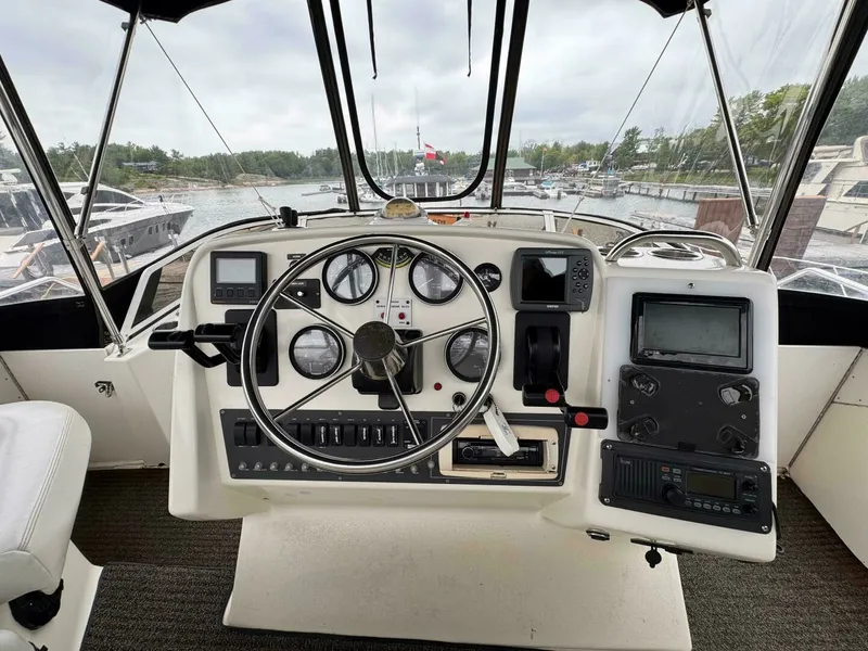 Slide: The Image of 1997 Silverton 352 Motor Yacht 35 - 7826612