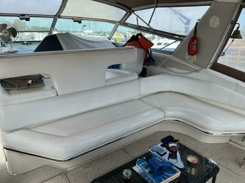 Slide: The Image of 1992 Sea Ray 440 Sundancer 44 - 7826724