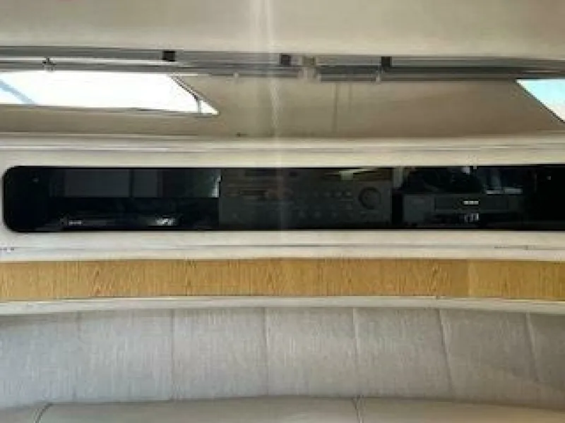 Slide: The Image of 1992 Sea Ray 440 Sundancer 44 - 7826749