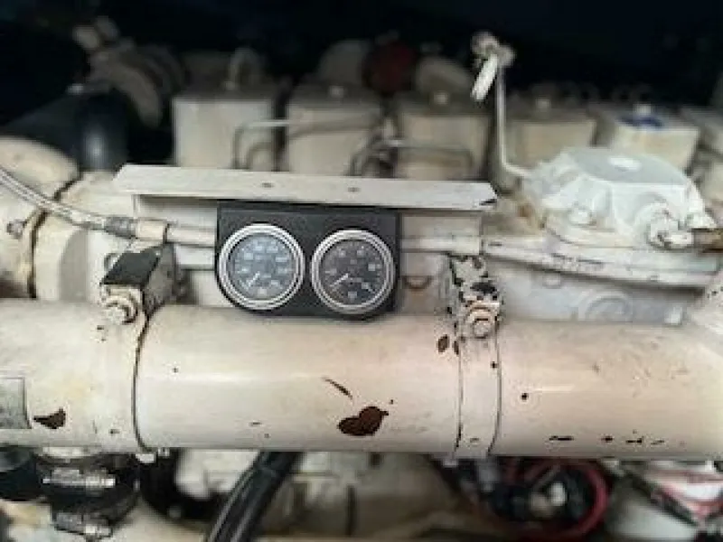 Slide: The Image of 1992 Sea Ray 440 Sundancer 44 - 7826761