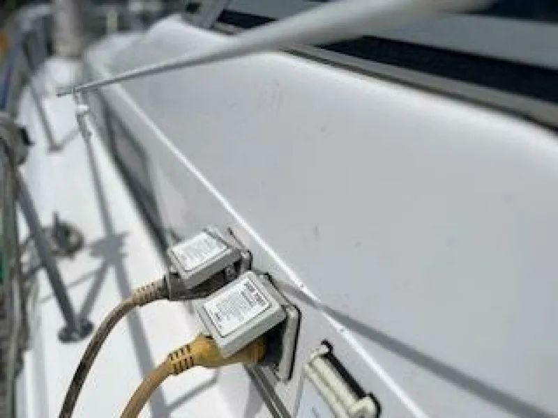 Slide: The Image of 1992 Sea Ray 440 Sundancer 44 - 7826755