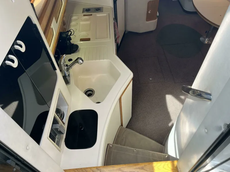 Slide: The Image of 1992 Sea Ray 440 Sundancer 44 - 7826736