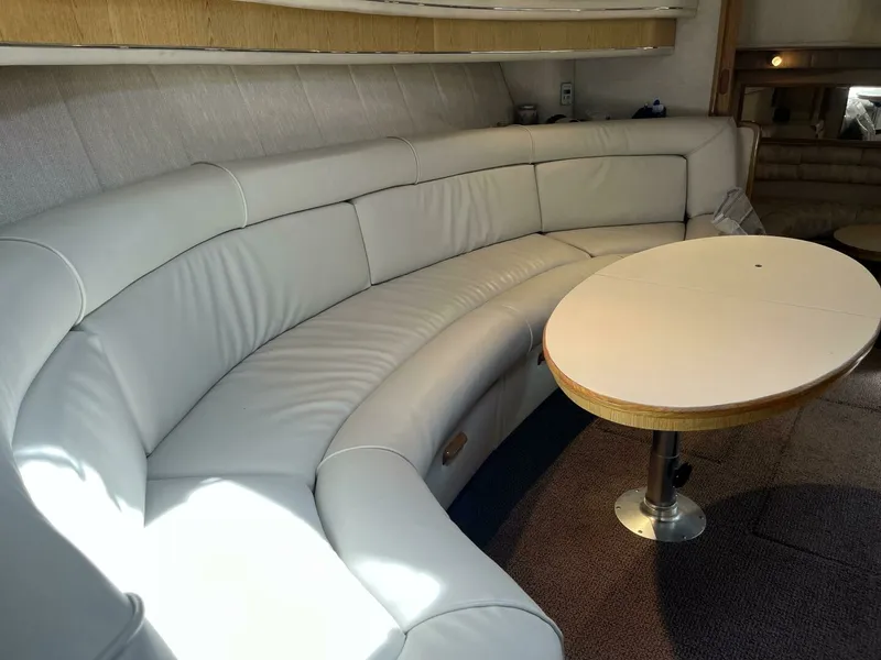 Slide: The Image of 1992 Sea Ray 440 Sundancer 44 - 7826742