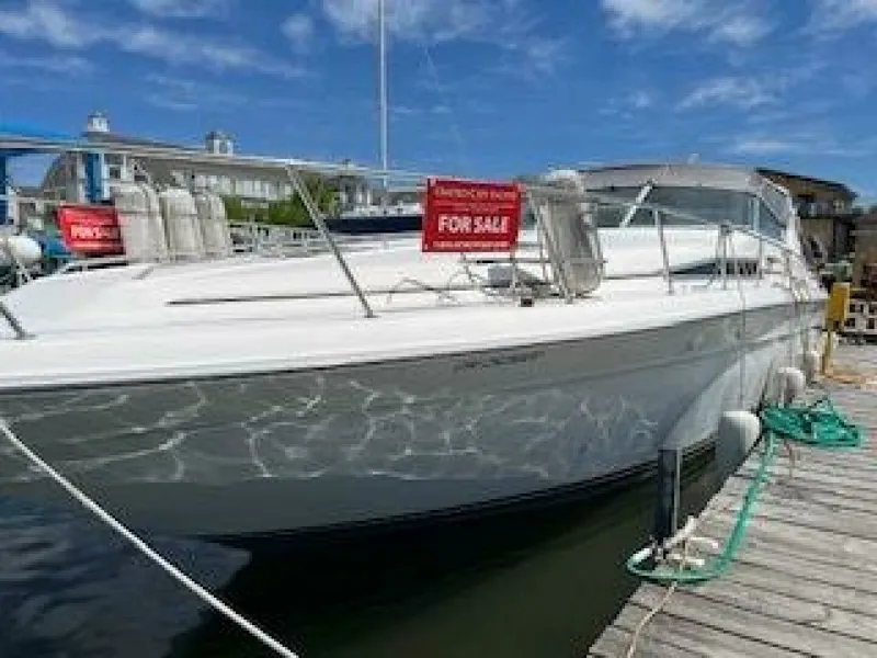Slide: The Image of 1992 Sea Ray 440 Sundancer 44 - 7826767