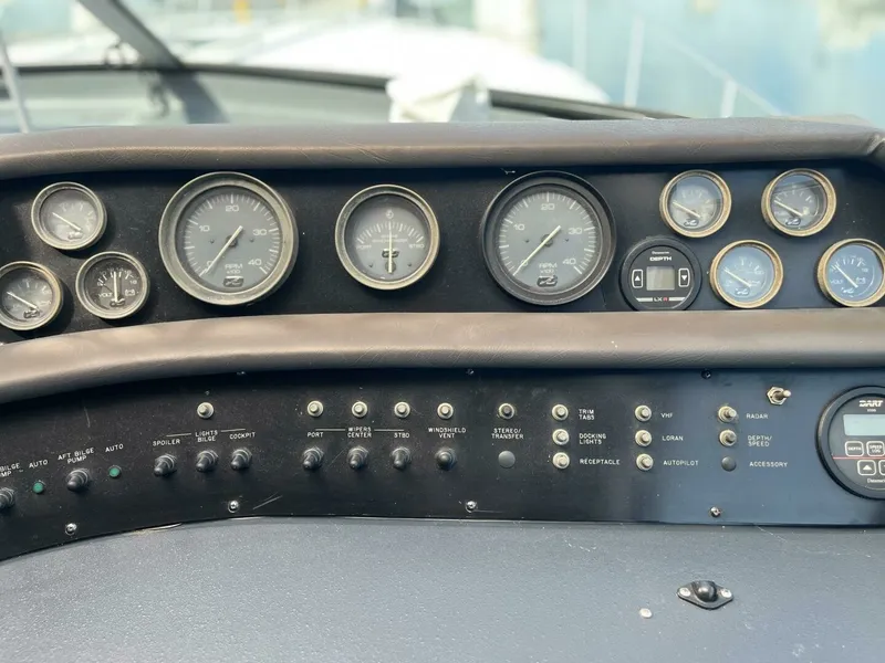 Slide: The Image of 1992 Sea Ray 440 Sundancer 44 - 7826731