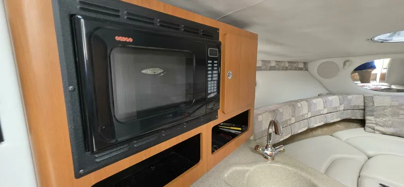 Slide: The Image of 2005 Crownline 250CR 25 - 7826794