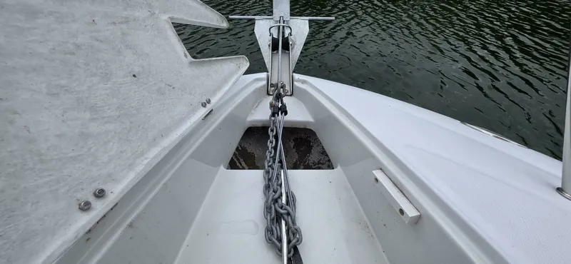 Slide: The Image of 2005 Crownline 250CR 25 - 7826786