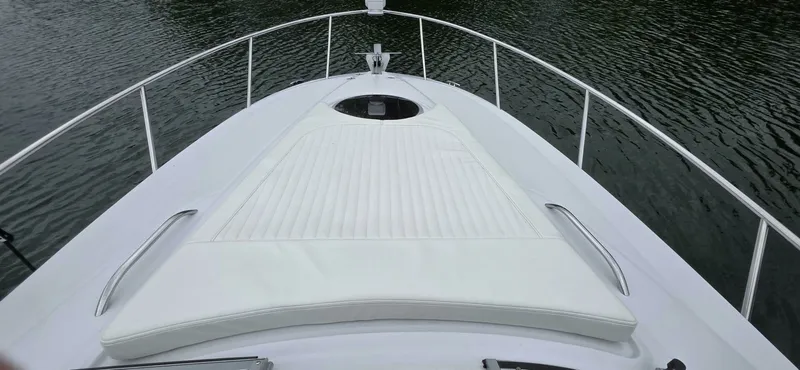 Slide: The Image of 2005 Crownline 250CR 25 - 7826785