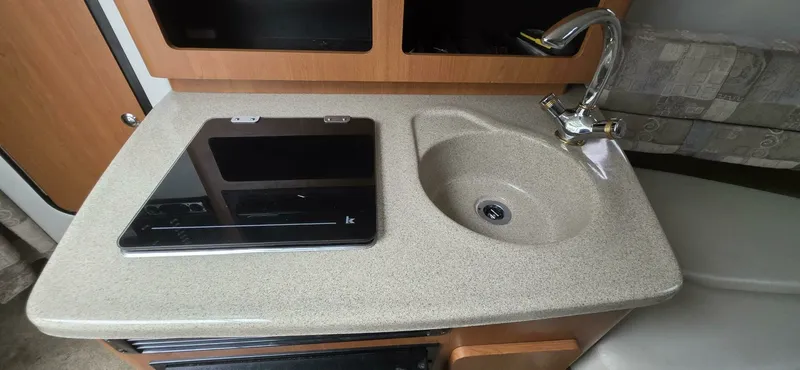 Slide: The Image of 2005 Crownline 250CR 25 - 7826793