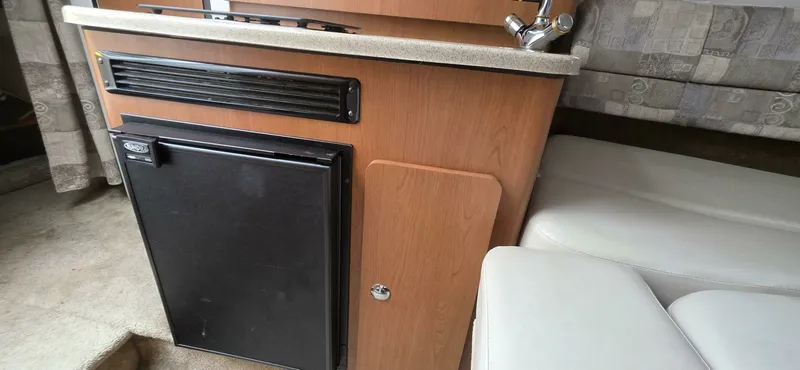 Slide: The Image of 2005 Crownline 250CR 25 - 7826792