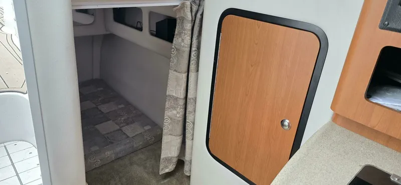 Slide: The Image of 2005 Crownline 250CR 25 - 7826798