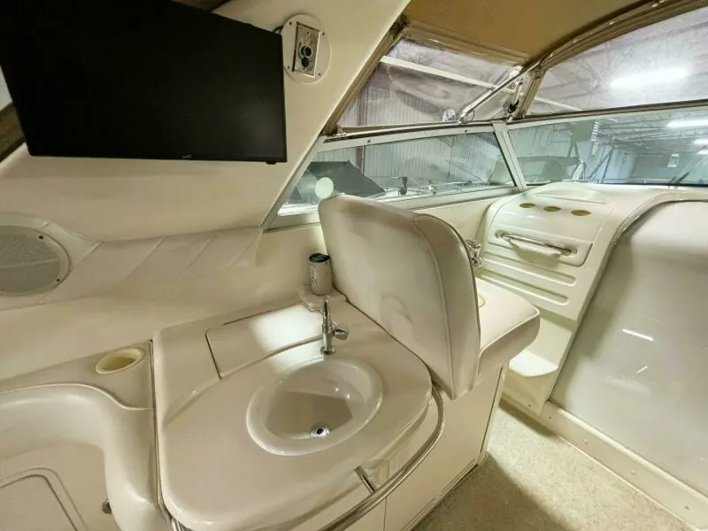 Slide: The Image of 1995 Sea Ray 370 Sundancer 37 - 7826971