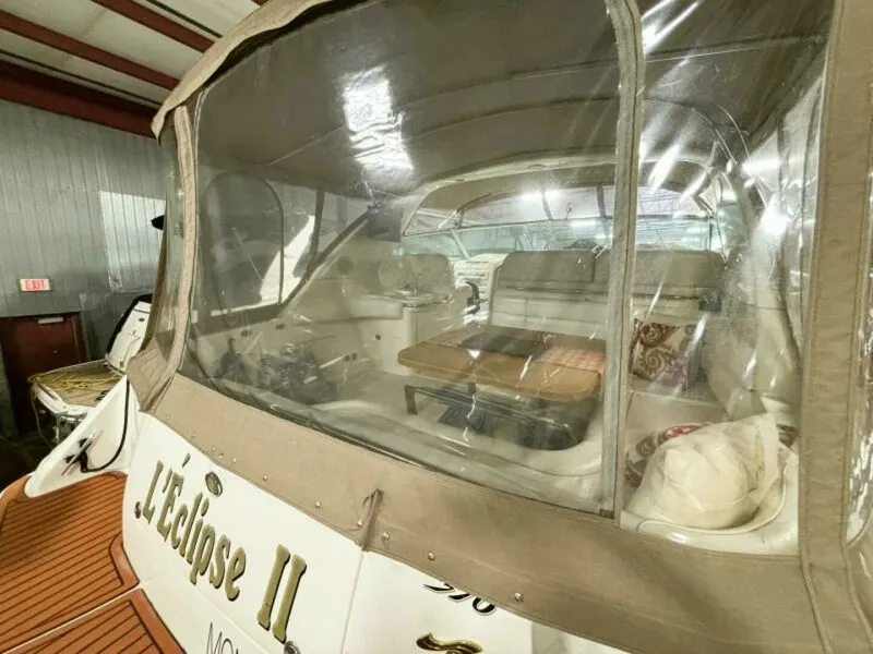 Slide: The Image of 1995 Sea Ray 370 Sundancer 37 - 7826966