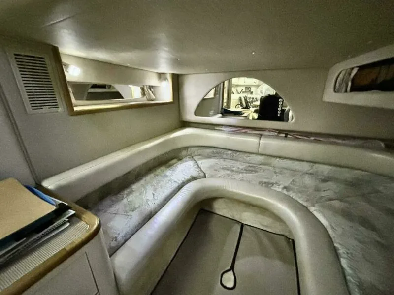 Slide: The Image of 1995 Sea Ray 370 Sundancer 37 - 7826984