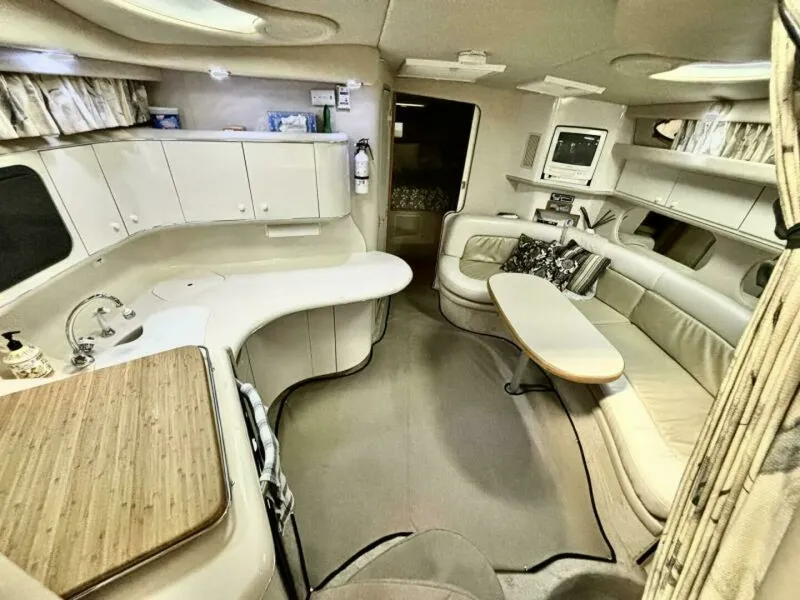 Slide: The Image of 1995 Sea Ray 370 Sundancer 37 - 7826980