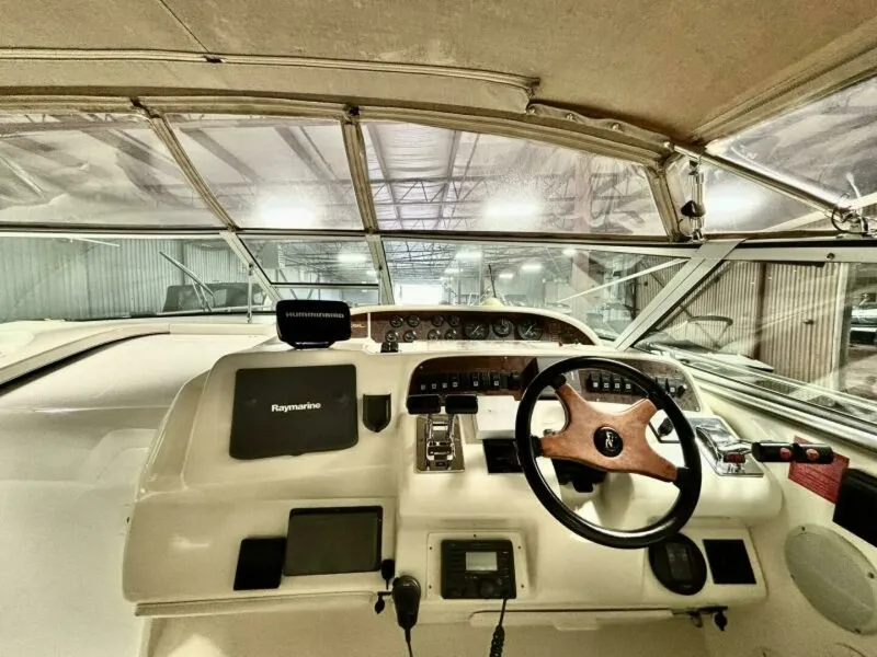 Slide: The Image of 1995 Sea Ray 370 Sundancer 37 - 7826975