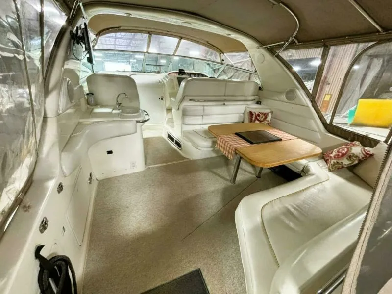 Slide: The Image of 1995 Sea Ray 370 Sundancer 37 - 7826968