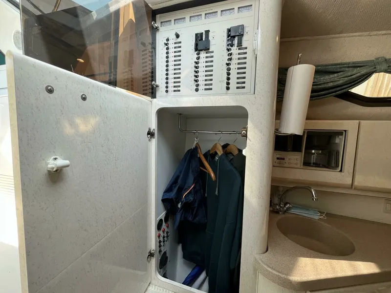 Slide: The Image of 1995 Wellcraft 3600 Martinique 36 - 7827029