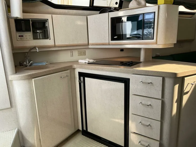 Slide: The Image of 1995 Wellcraft 3600 Martinique 36 - 7827017