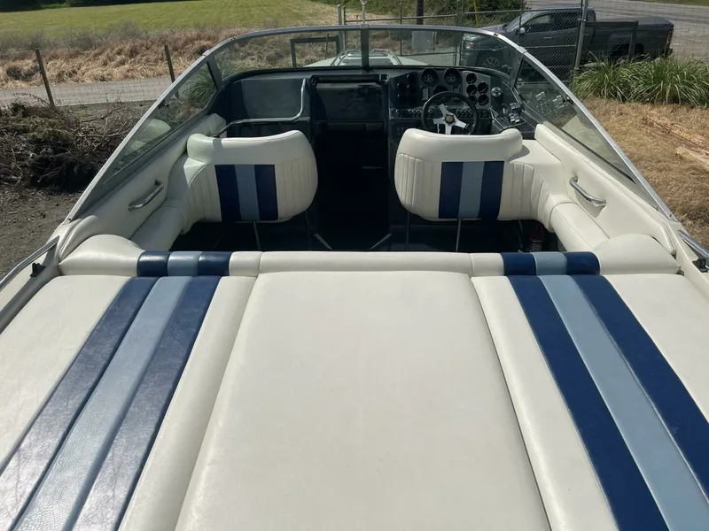 Slide: The Image of 1987 Sea Ray Pachanga 32 32 - 7827048