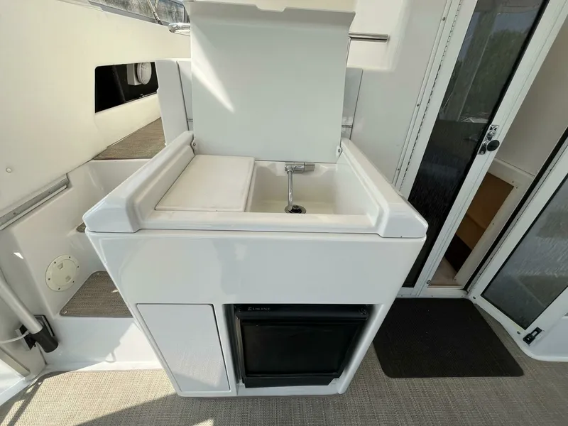 Slide: The Image of 1996 Carver 370 Aft Cabin 37 - 7827658