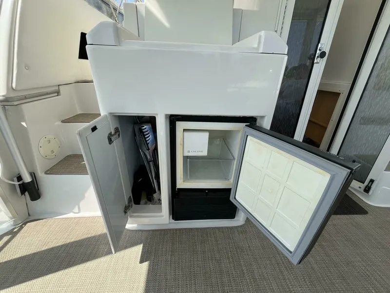 Slide: The Image of 1996 Carver 370 Aft Cabin 37 - 7827659