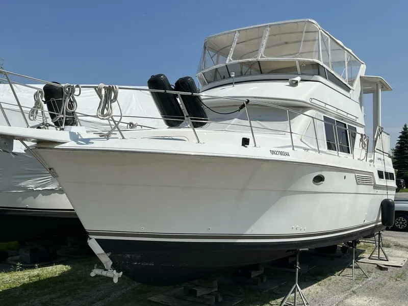 Slide: The Image of 1996 Carver 370 Aft Cabin 37 - 7827642
