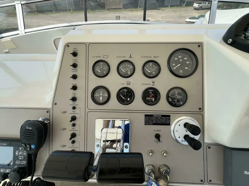 Slide: The Image of 1996 Carver 370 Aft Cabin 37 - 7827668