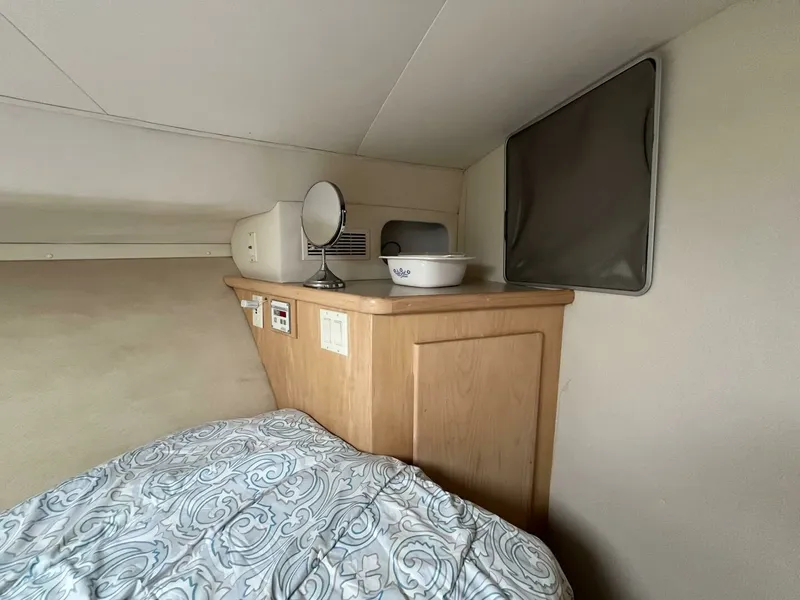 Slide: The Image of 1996 Carver 370 Aft Cabin 37 - 7827688