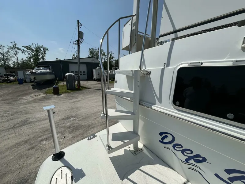 Slide: The Image of 1996 Carver 370 Aft Cabin 37 - 7827651