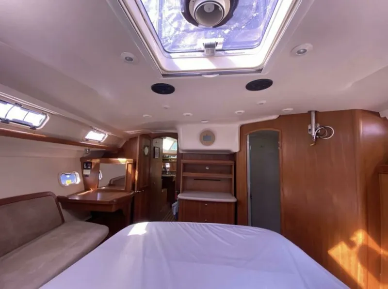 Slide: The Image of 2006 Hunter 45 Center Cockpit 45 - 7889834