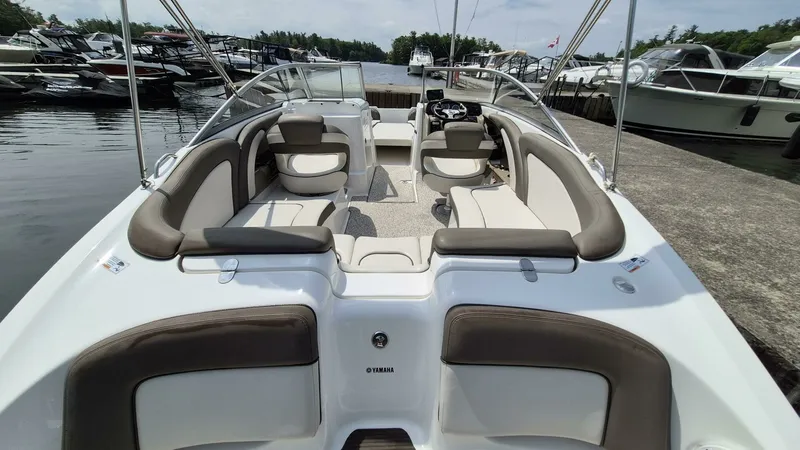 Slide: The Image of 2012 Yamaha Boats 242 Limited 24 - 7827805