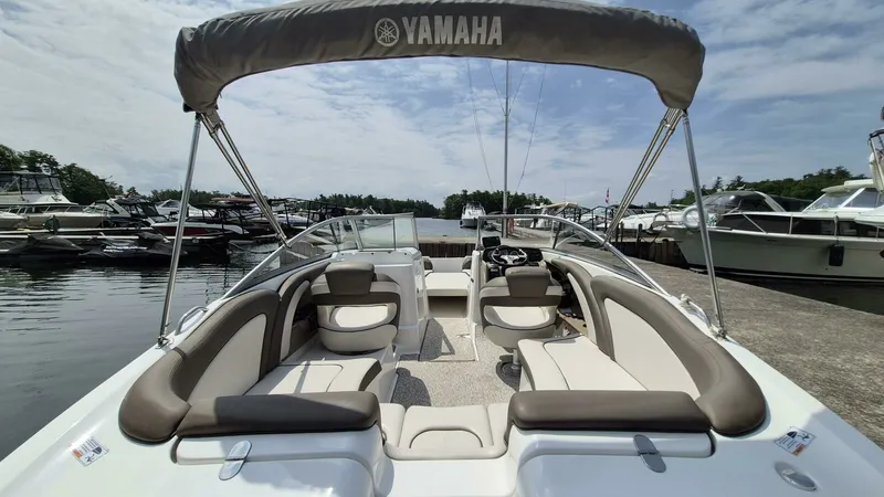 Slide: The Image of 2012 Yamaha Boats 242 Limited 24 - 7827804
